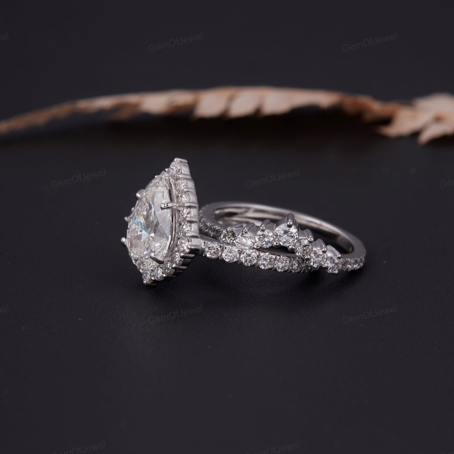Pear Diamond 2.30 CT Moissanite Diamond Ring With Unique Halo And Matching Round Moissanite Diamond Band,Bridal Ring Set For Her,Wedding Set