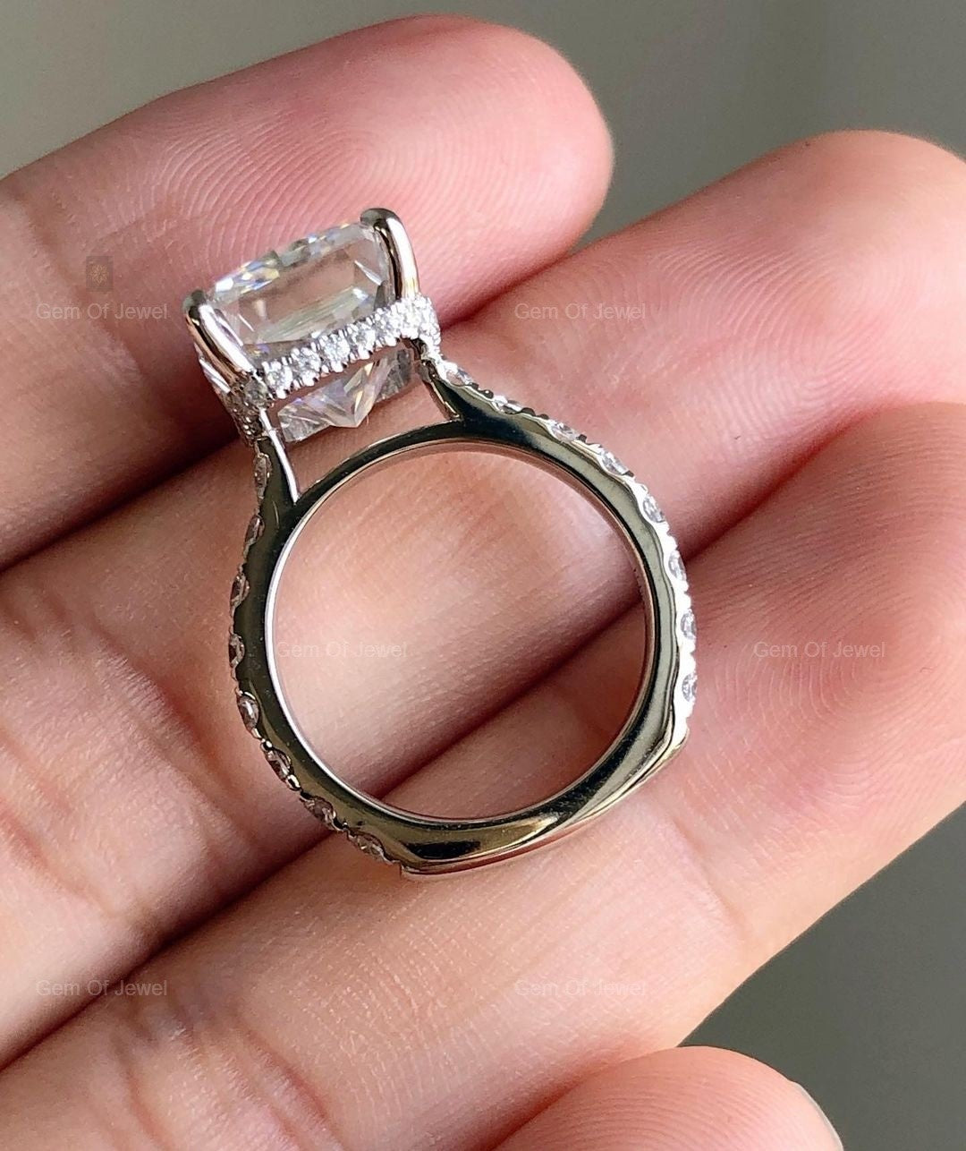 5CT Radiant Moissanite Diamond High Setting With Halo Of Round Moissanite Diamond Ring For Her Or Statement Ring, 5CT Radiant Diamond Ring
