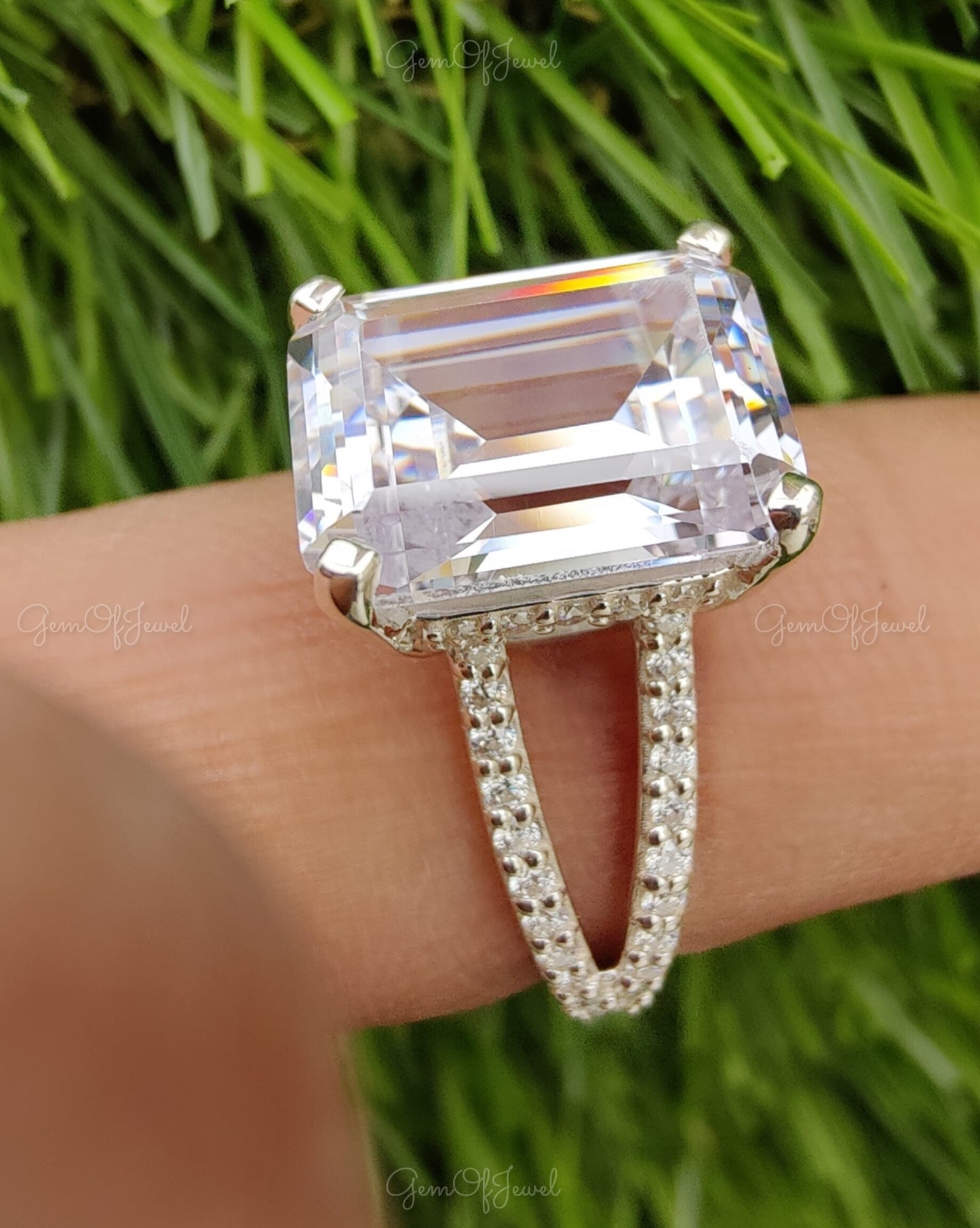 Emerald Moissanite Diamond 7CT Diamond With Halo Split Shank Ring Gift For Her, Engagement Ring, Anniversary Ring, Big Diamond Ring For Her