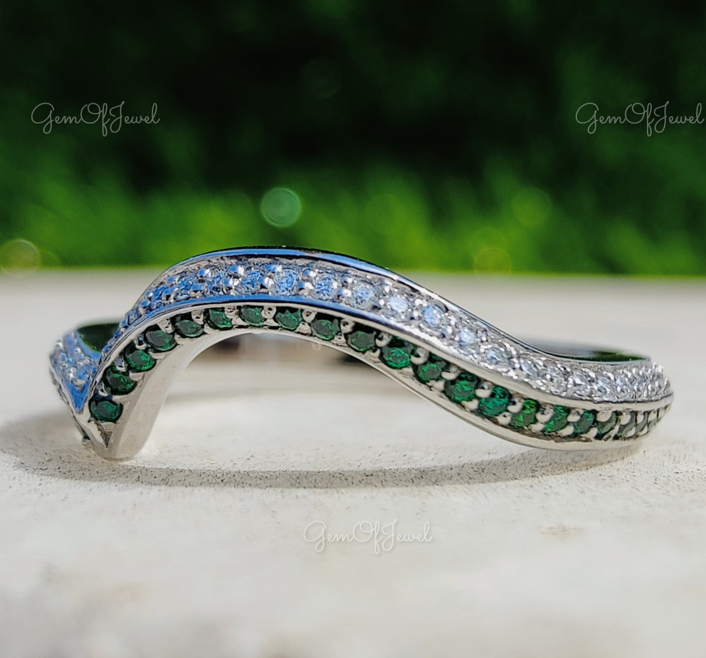 Round Moissanite And Lab Green Emerald Matching Curved Wedding Band, Round Moissanite Band Curved Diamond Band For Her, Green Diamond Band