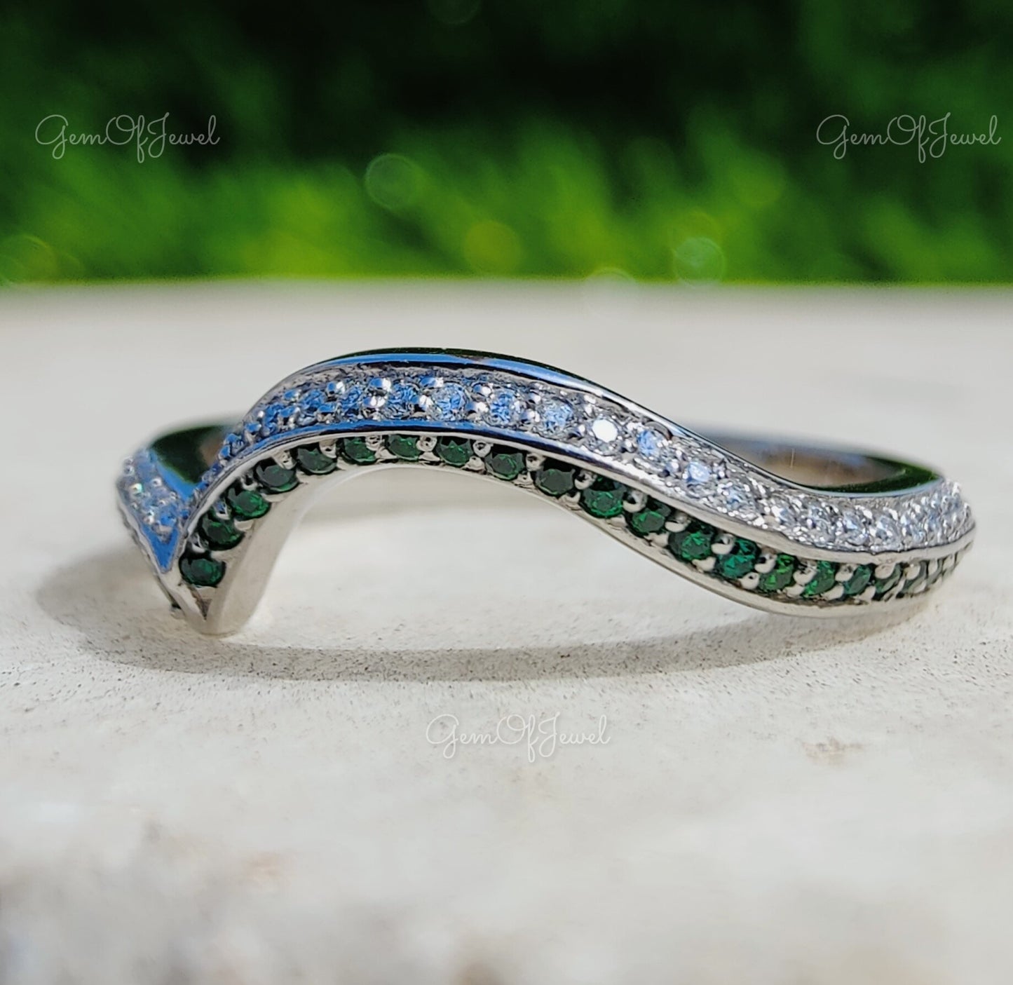 Round Moissanite And Lab Green Emerald Matching Curved Wedding Band, Round Moissanite Band Curved Diamond Band For Her, Green Diamond Band