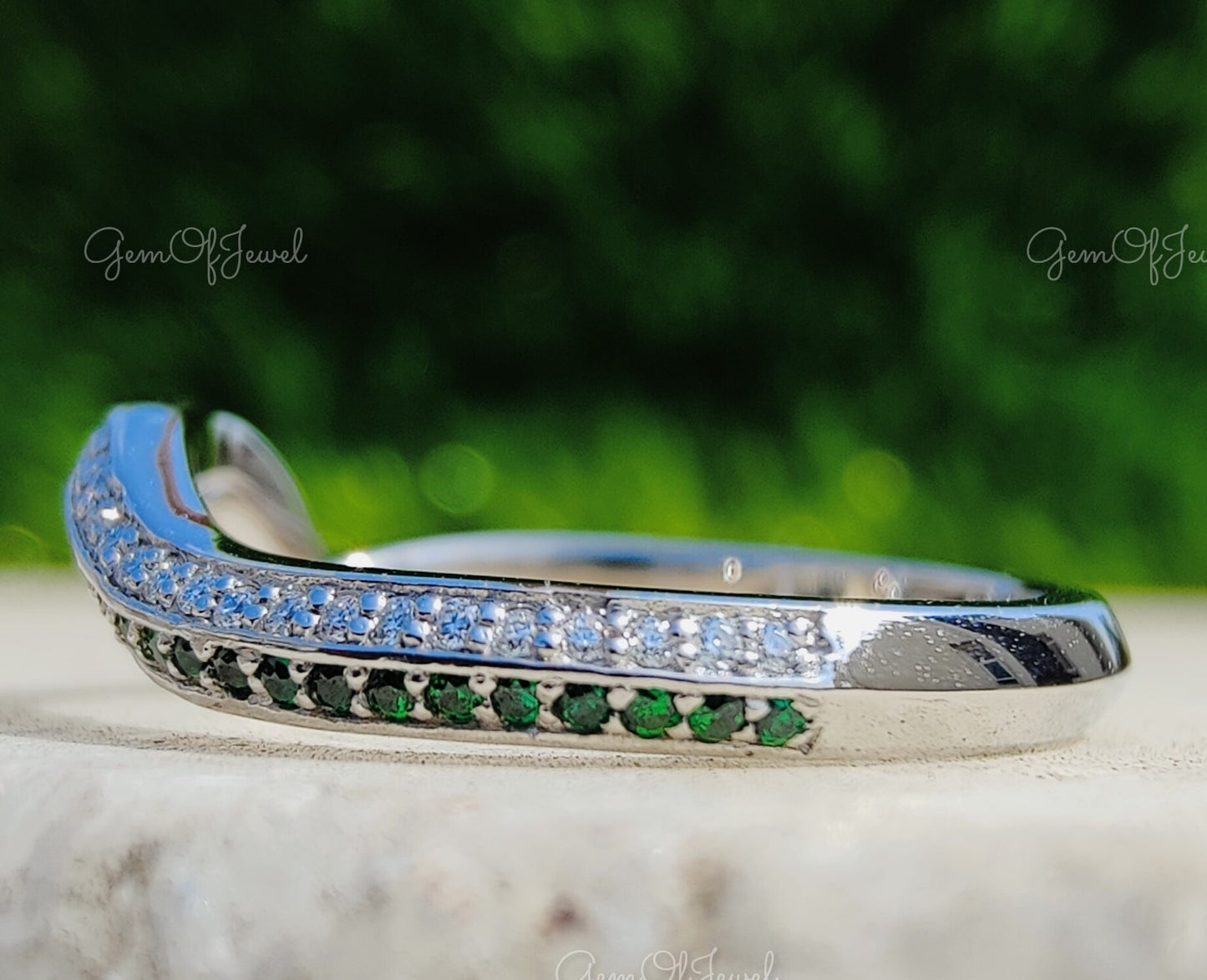 Round Moissanite And Lab Green Emerald Matching Curved Wedding Band, Round Moissanite Band Curved Diamond Band For Her, Green Diamond Band