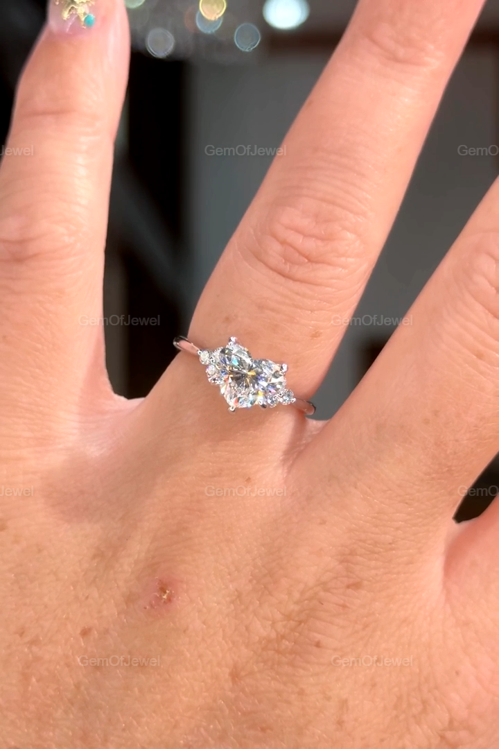 1.5 CT Heart Diamond Moissanite Ring With Side Round Moissanite Diamond, 1.5CT Diamond Ring For Her, Cluster DIamond Ring, 1.5 CT Heart Ring