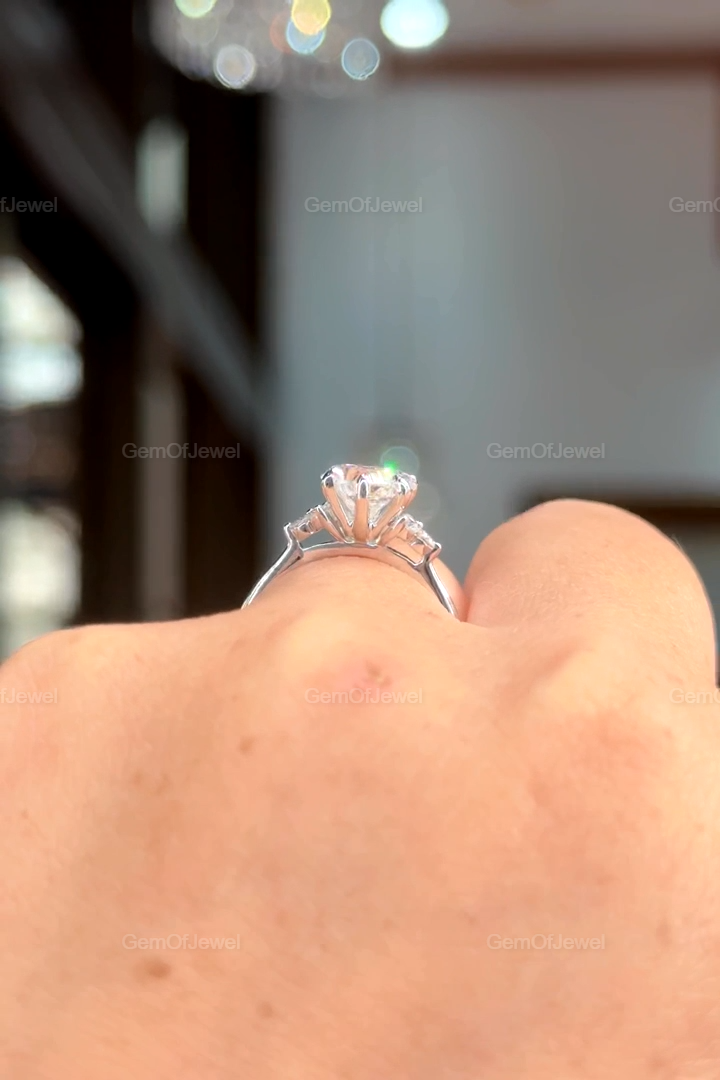 1.5 CT Heart Diamond Moissanite Ring With Side Round Moissanite Diamond, 1.5CT Diamond Ring For Her, Cluster DIamond Ring, 1.5 CT Heart Ring