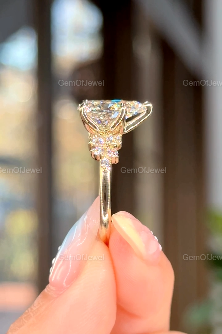 3CT Pear Diamond Moissanite Ring With Side Round Moissanite Diamond, 3CT Diamond Ring For Her, Cluster Setting Ring, 3CT Pear Diamond Ring