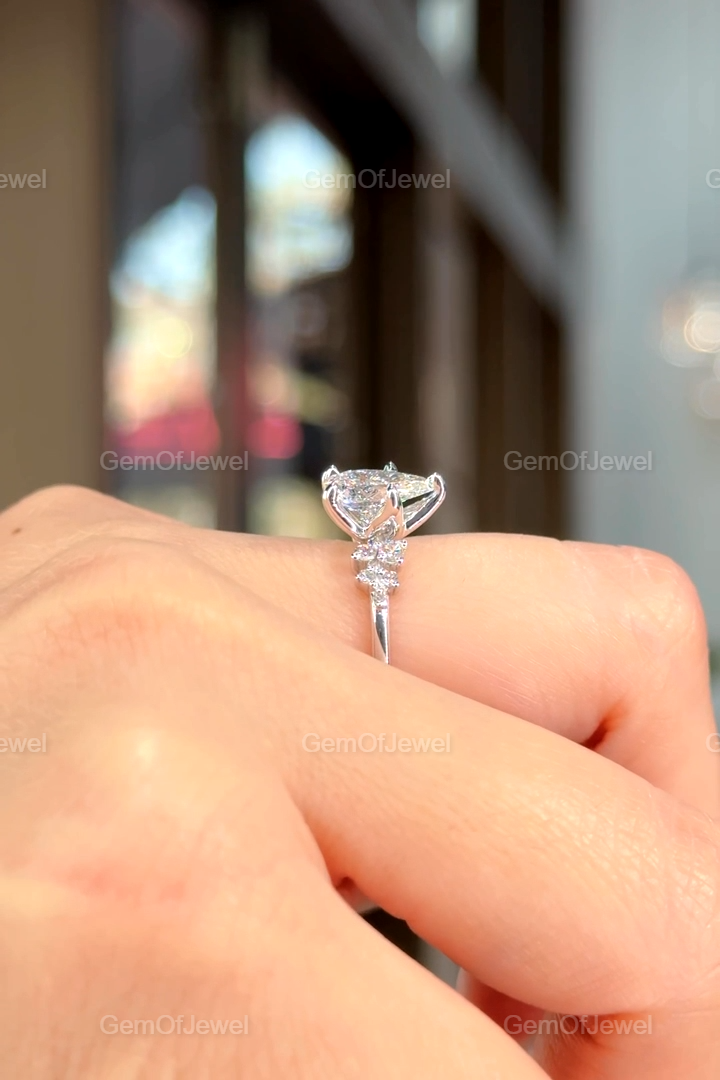 1.5 ct Pear Cut Diamond Ring, Pear Cut Moissanite Ring, 14K Solid Gold Engagement Ring With Round Side Diamond Solitaire Ring, Cluster Ring