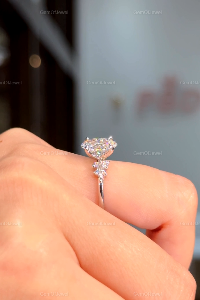 2CT Oval Diamond Moissanite Ring With Side Round Moissanite Diamond, 2CT Diamond Ring For Her, Cluster Setting Ring, 2CT Oval Diamond Ring