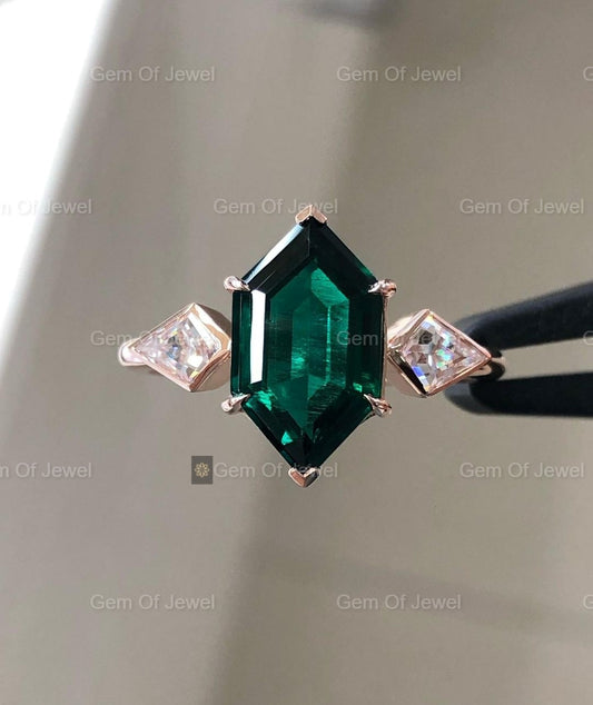 Hexagon Cut Diamond Green Diamond Three Stone Ring Lab Stone with Side Moissanite Kite Shape Diamond Gold Ring, Green Diamond Ring For Her