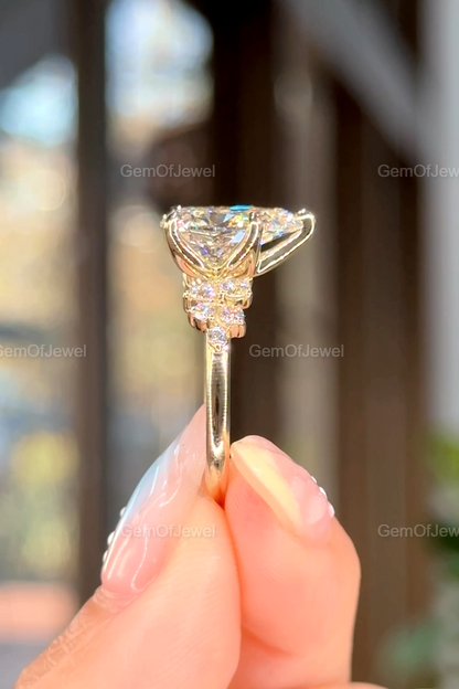 3CT Pear Diamond Moissanite Ring With Side Round Moissanite Diamond, 3CT Diamond Ring For Her, Cluster Setting Ring, 3CT Pear Diamond Ring