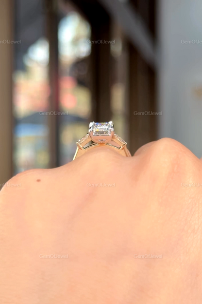 3CT Emerald Three Stone Diamond Wedding Ring, Emerald Moissanite Engagement Ring With Side Tapper Baguette Diamond Ring, 3CT Emerald Ring