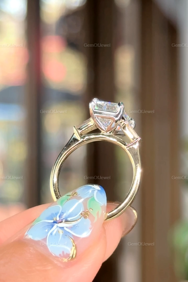 3CT Emerald Three Stone Diamond Wedding Ring, Emerald Moissanite Engagement Ring With Side Tapper Baguette Diamond Ring, 3CT Emerald Ring