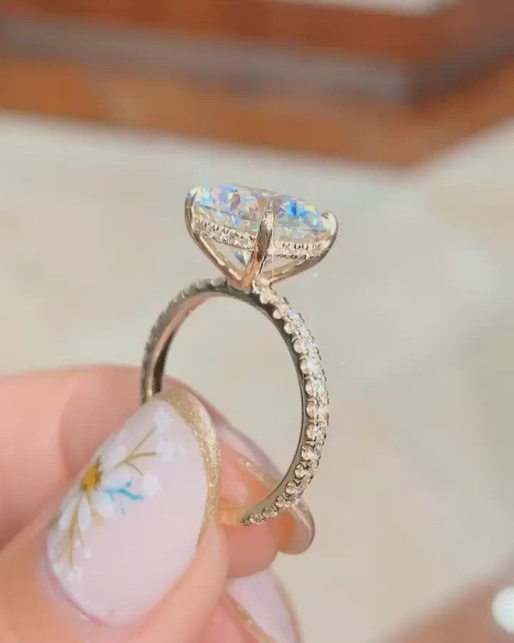 2 Carat Moissanite Engagement Ring